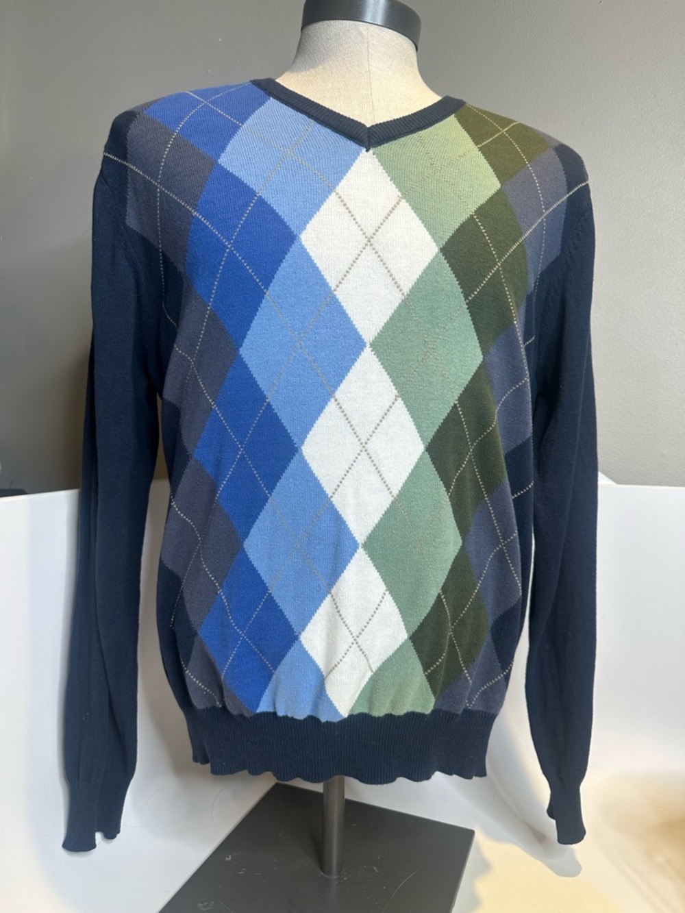 Men's Navy Blue Argyle V-Neck Sweater